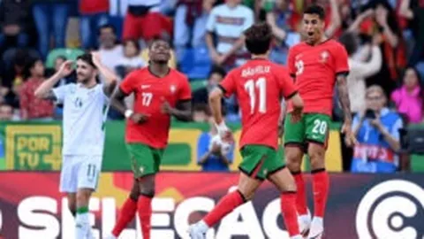 女篮核心地位受挑战，MVP荣耀难止下滑，海外发展或为唯一选择？